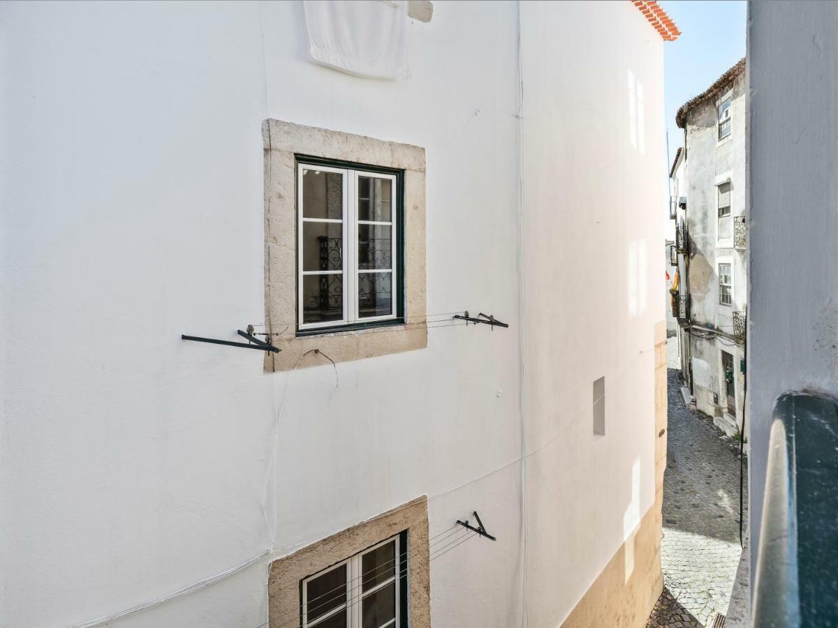 Alfama Street View Lissabon